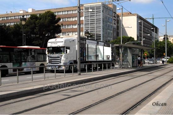 El Padel del PPT en cami&oacute;n y por las calles de Barcelona