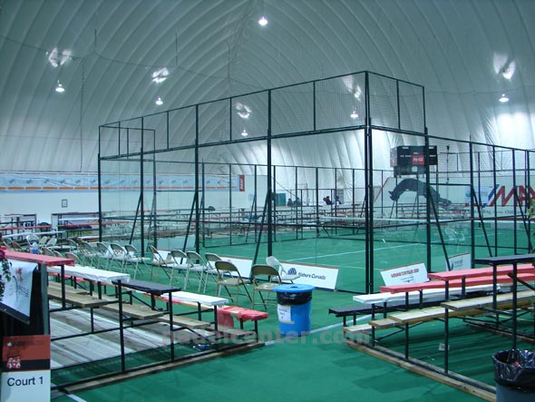 S&aacute;bado 30 de agosto de 2008. Fin de la entrega de premios en la Burbuja de Calgary, la pista 1, mudo testigo de un Mundial que ya es historia.