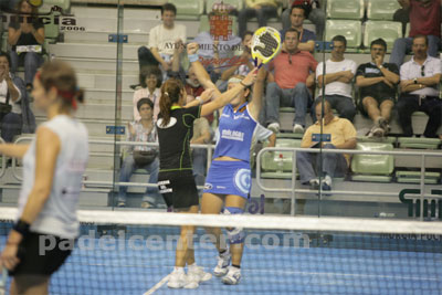 El abrazo y el desahogo (foto: Padelcenter.com)