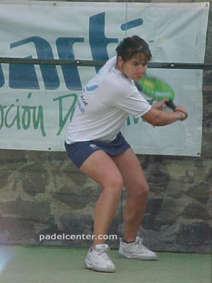 El rev&eacute;s de Cata Tenorio en M&eacute;xico 2002 (foto: Emilio Forcher)