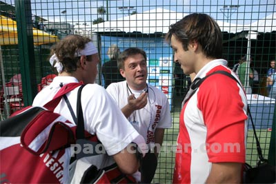 Roby y Bela con Guillermo Russell (Padelcenter.com)