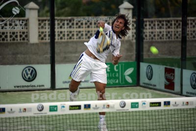 Malacalza, en su partido de cuartos (foto: Padelcenter.com)