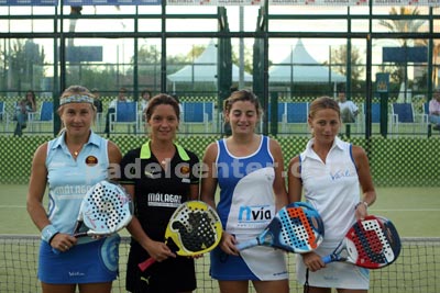 La otra semi: Carol y Pau vs Ale Salazar y Meli Capra