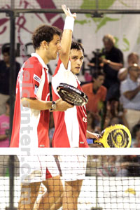 Los campeones ante su p&uacute;blico (foto: PPT)