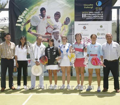 Las campeonas junto a sus rivales, Silvela-Salazar